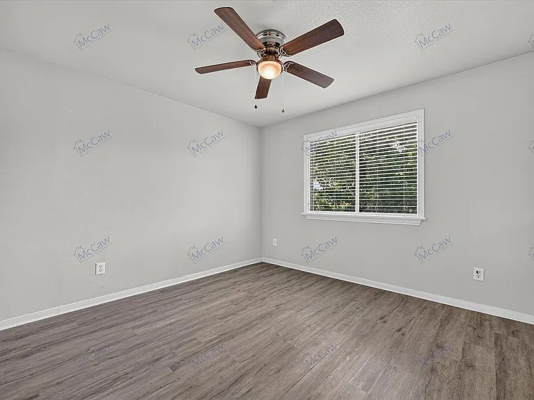 333 Stately Oak Ln — Photo 19