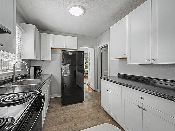 5th image of 824 W Mercer Ave