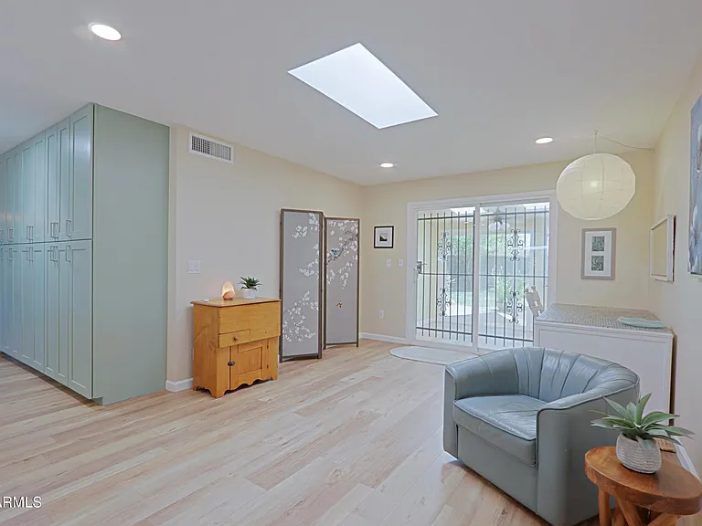703 E Auburn Dr — Photo 14
