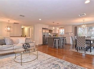 72 N Cobble Hill Rd, Warwick, RI 02886