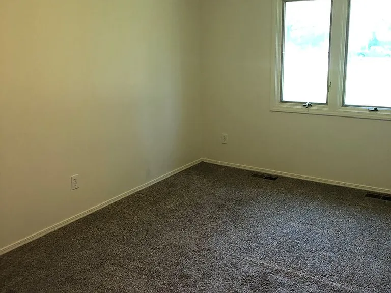 2824 Country Ln — Photo 16