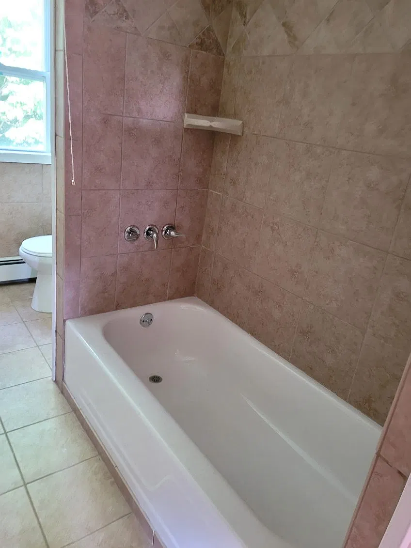 3 bed, $1,100 — Photo 4