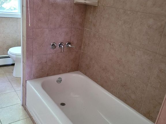 4th image of 55 Spruce St #3