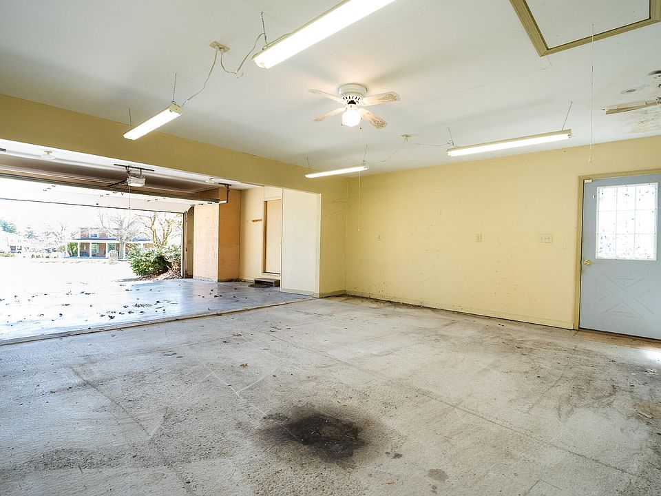 25th image of 11021 Paddock Dr