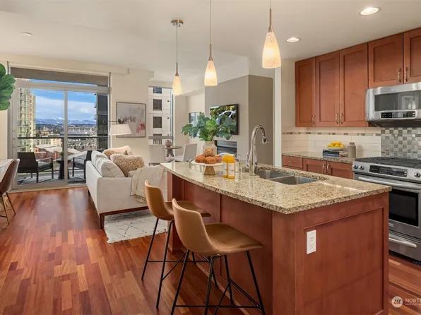 10610 NE 9th Place #1708, Bellevue, WA 98004