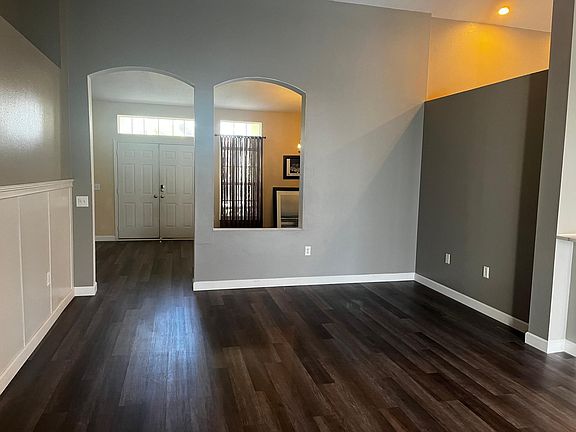 3rd image of 2728 Valencia Grove Dr