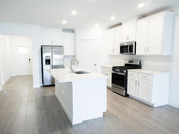 5th image of 17523 Holly Well Ave