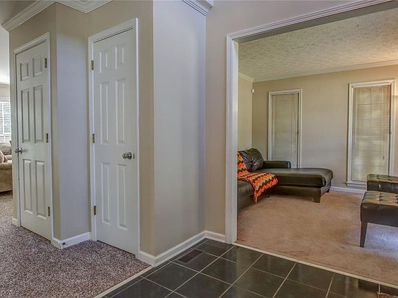 5th image of 3740 Druids Dr SE