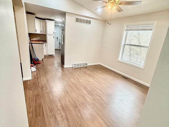 5th image of 111 Mulford Ave