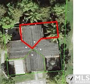 2nd image of 111 Weybridge Cir APT A