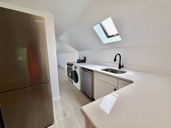 4th image of 5 Stoneland Rd Floor 3