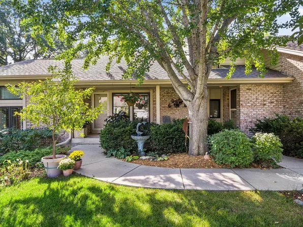 7801 Bush Lake Dr, Bloomington, MN 55438