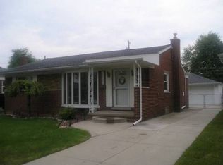 24725 Cubberness St, Saint Clair Shores, MI 48080