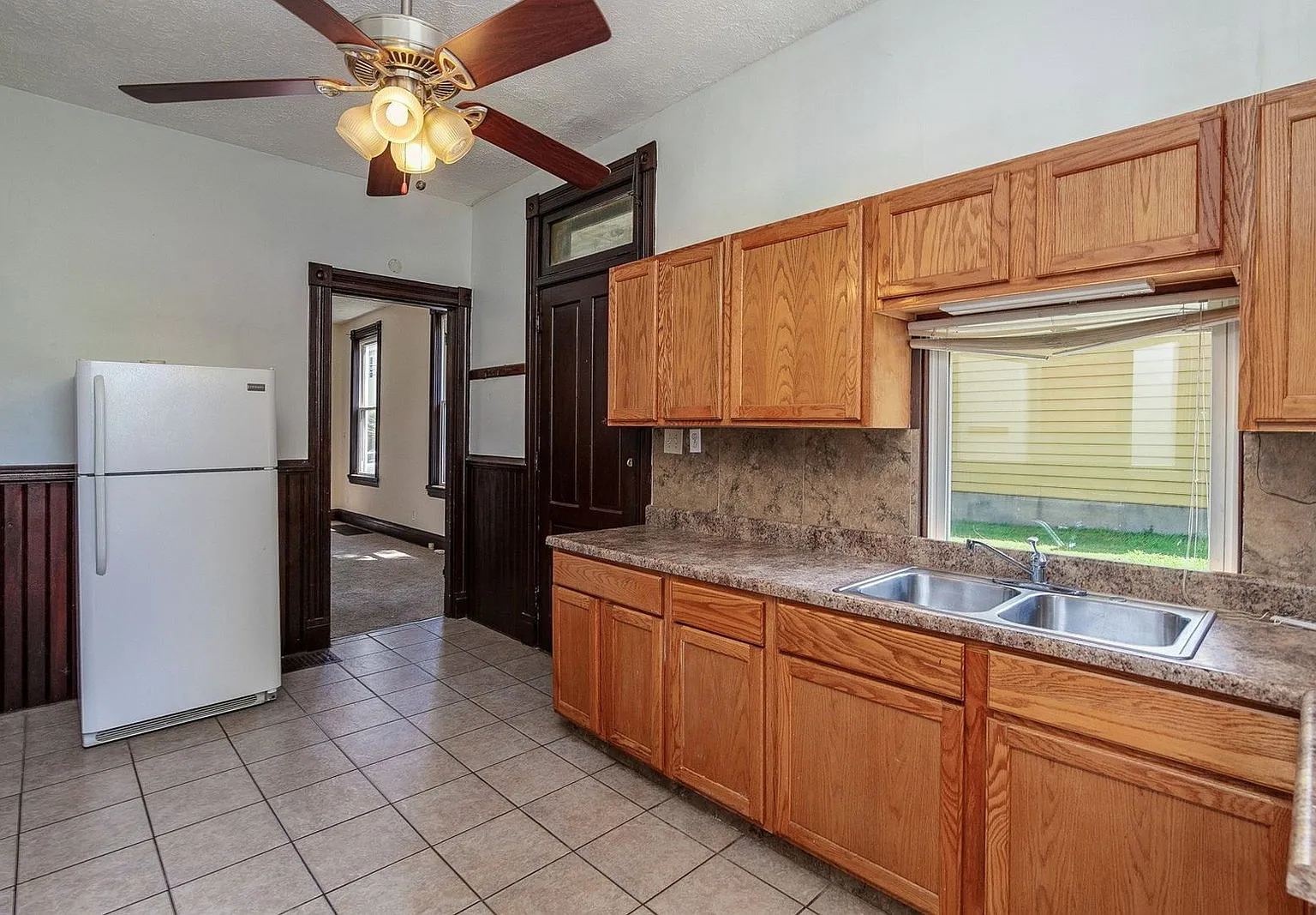 3 bed, 1.5 bath, $2,195 — Photo 4
