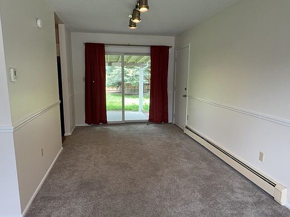 3rd image of 1025 Aspen Dr