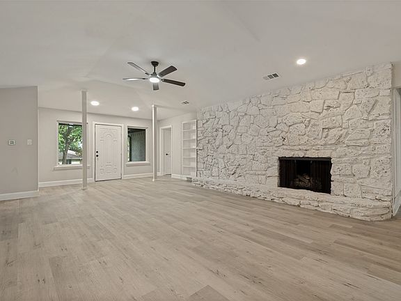3rd image of 2117 Franklin Dr