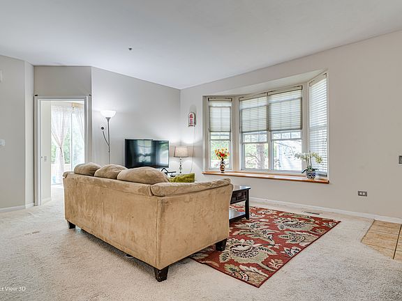 4th image of 147 Arboretum Dr #147