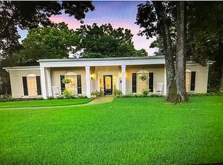 5911 Southern Hills Dr, Houston, TX 77069