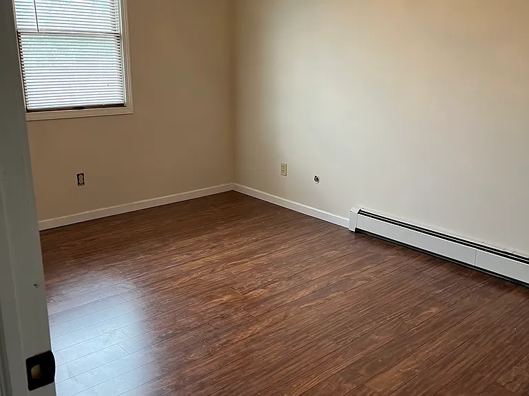 7374 Eisenhower Dr #4 — Photo 10
