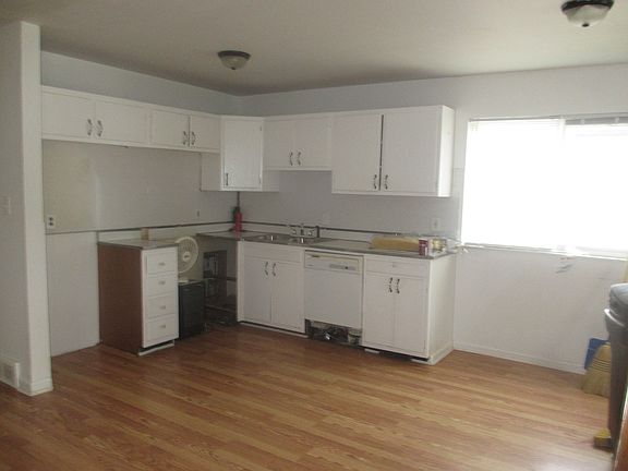 3rd image of 20230 Abrahm St