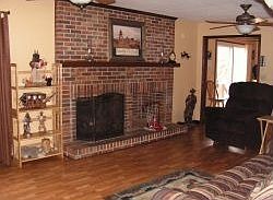 2nd image of 1031 Canterbury Ln