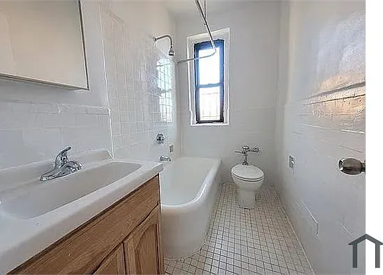 2 bed, 1000 sqft, $3,058 — Photo 2