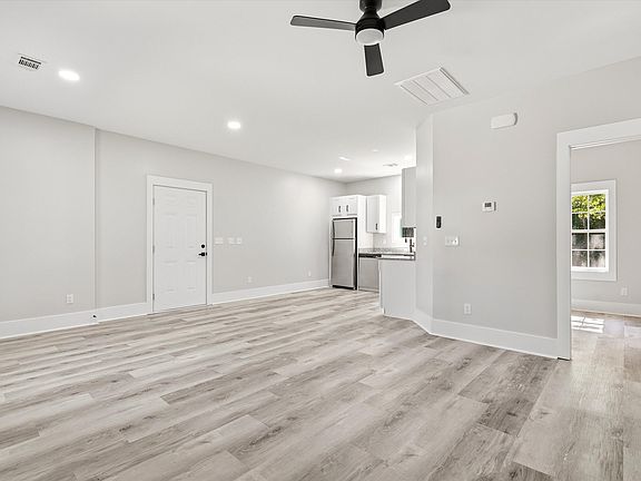 5th image of 730 Anderson St