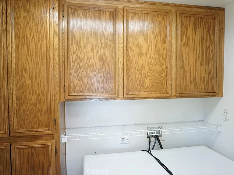 5540 Balboa Blvd — Photo 17