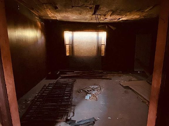 4th image of 154 Waverly St