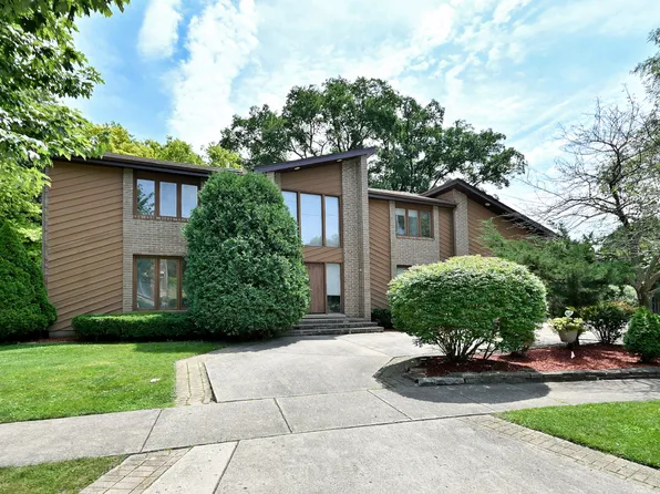 2005 Mallard Dr, Northbrook, IL 60062