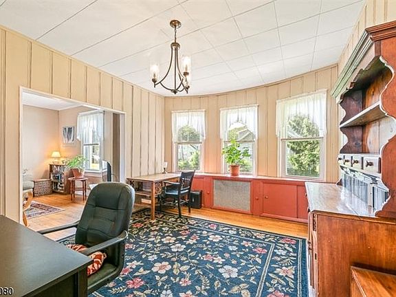 5th image of 29 Garden Ave