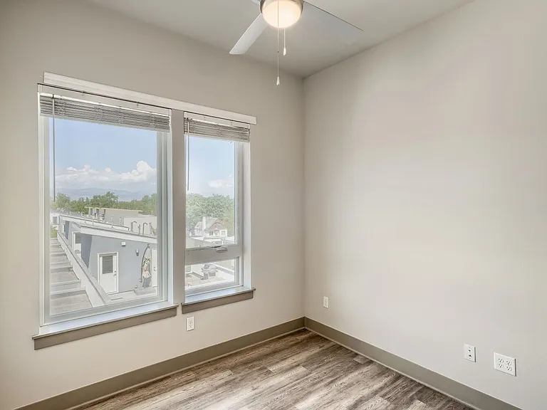 4923 King St — Photo 137