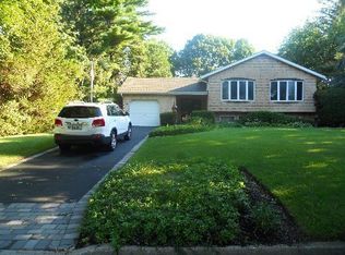 26 Buhl Ln, East Northport, NY 11731