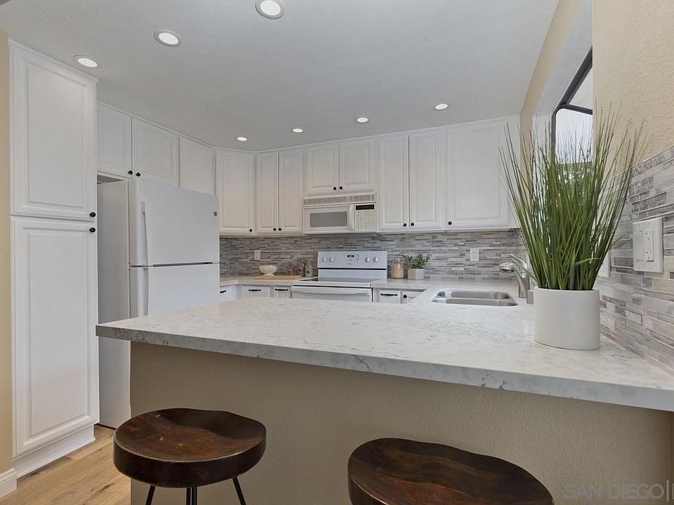 1st image of 1463 Essex St Unit 3