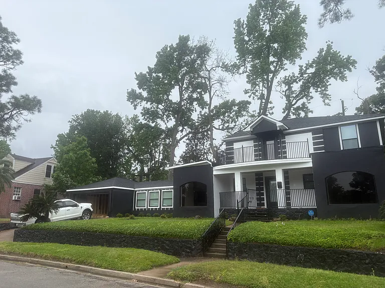 1820 N Macgregor Way — Photo 21