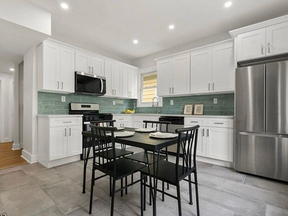 2nd image of 28 Tremont St Floor 2