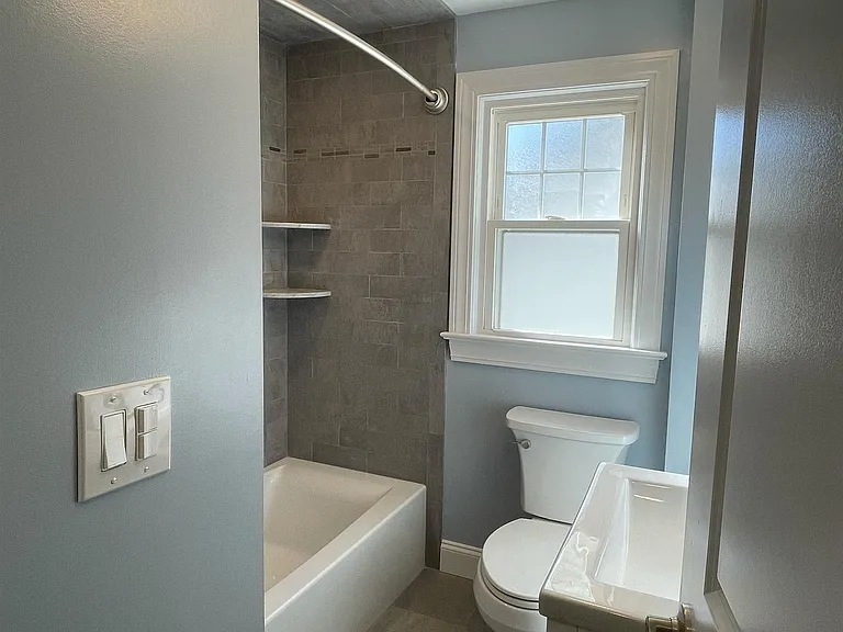 58 Hastings Ave — Photo 15