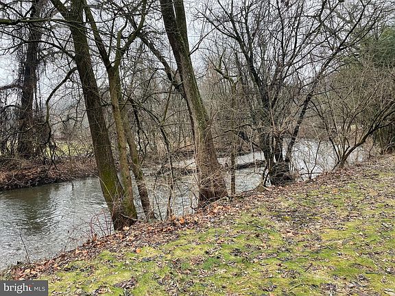 5th image of 135 Eastland Dr