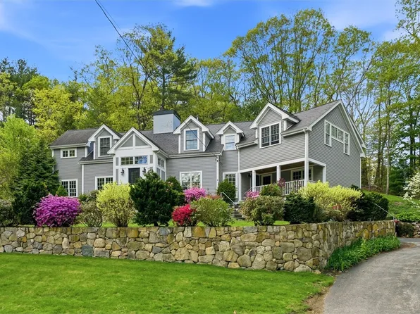 17 Hawthorne Ln, Weston, MA 02493
