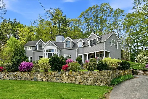 17 Hawthorne Ln Photo 1
