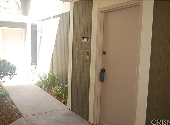 5th image of 27118 Crossglade Ave Unit 6
