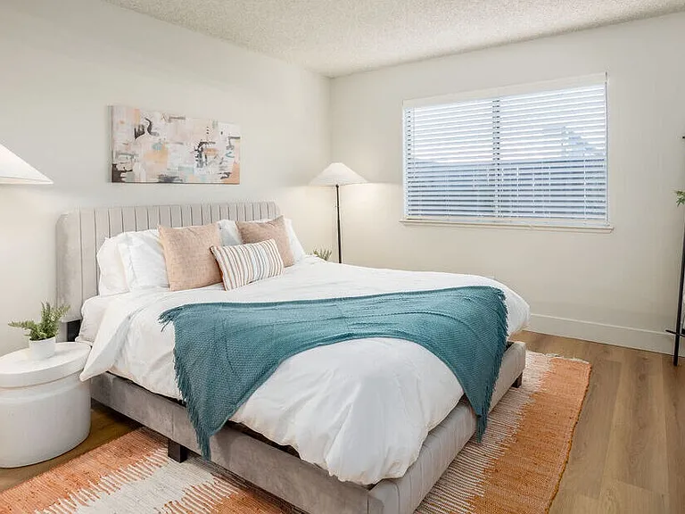 Standiford Court Apartments — Photo 7