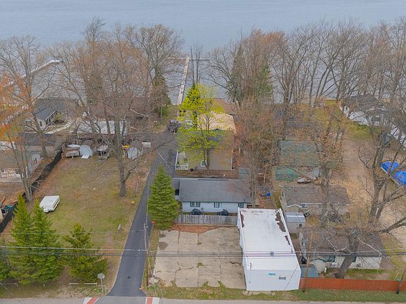 4th image of 4082 W Houghton Lake Dr