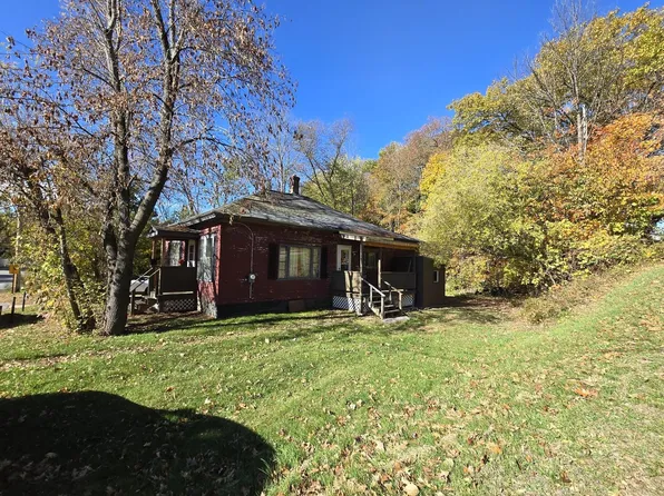 2 Flood Street, Mexico, ME 04257