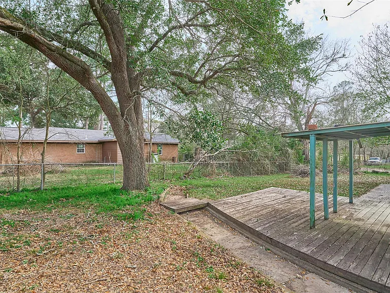 203 Paul Knox St — Photo 38