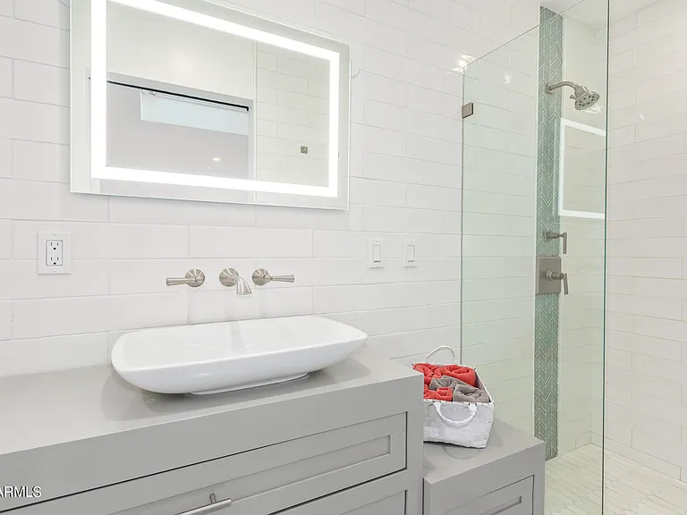4450 E Camelback Rd #1 — Photo 43