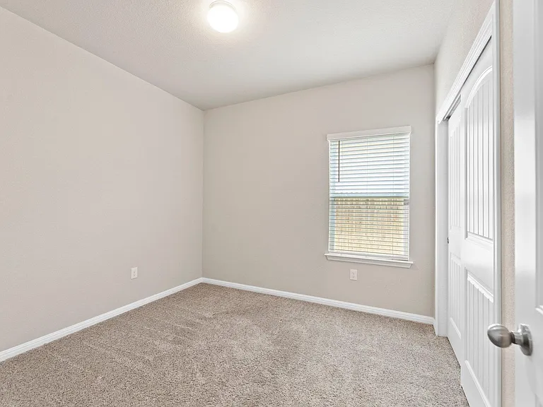 232 Freedom Park Ave — Photo 16