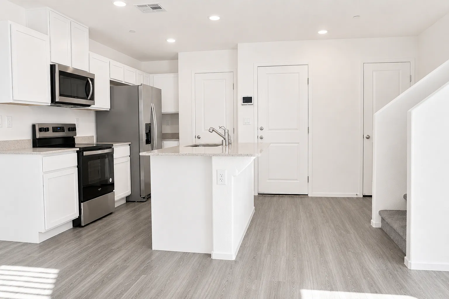 3 bed, 2.5 bath, 1608 sqft, $2,400 — Photo 3