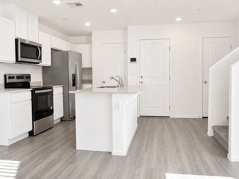6185 Lily Garden St — Photo 3