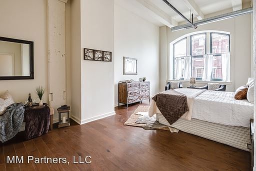 3rd image of 1642 Fairmount Ave APT 3C